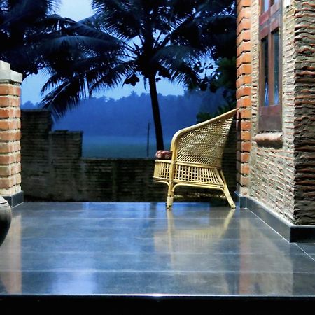 Clayfingers Art Cottage Thrissur Экстерьер фото